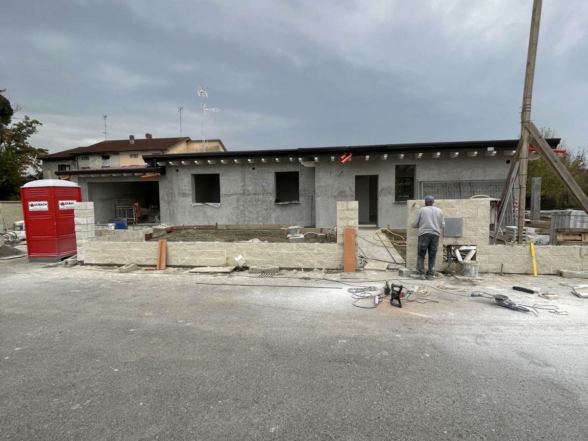 Costruzione villa singola a Scandolara Ravara