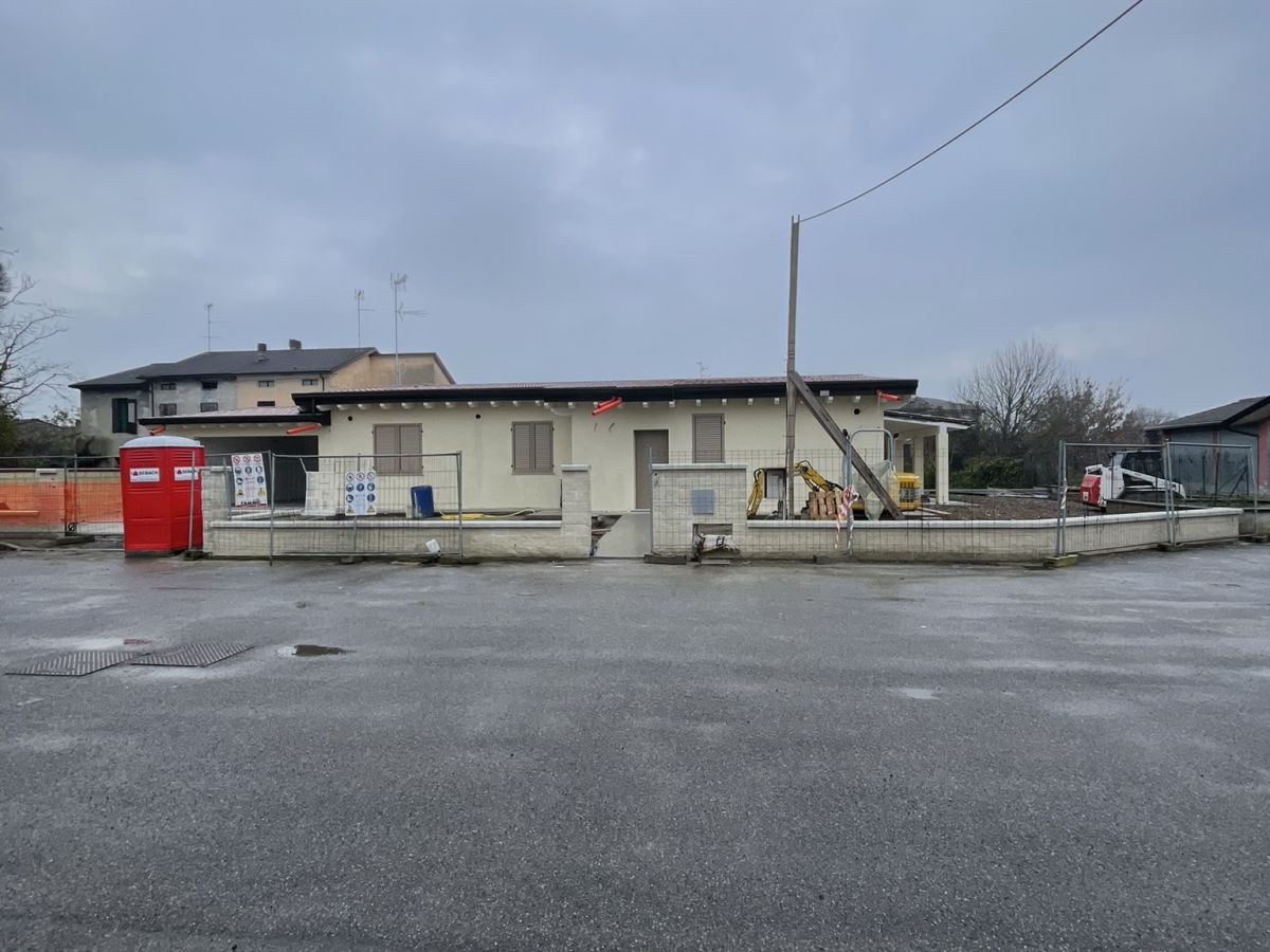 Costruzione villa singola a Scandolara Ravara